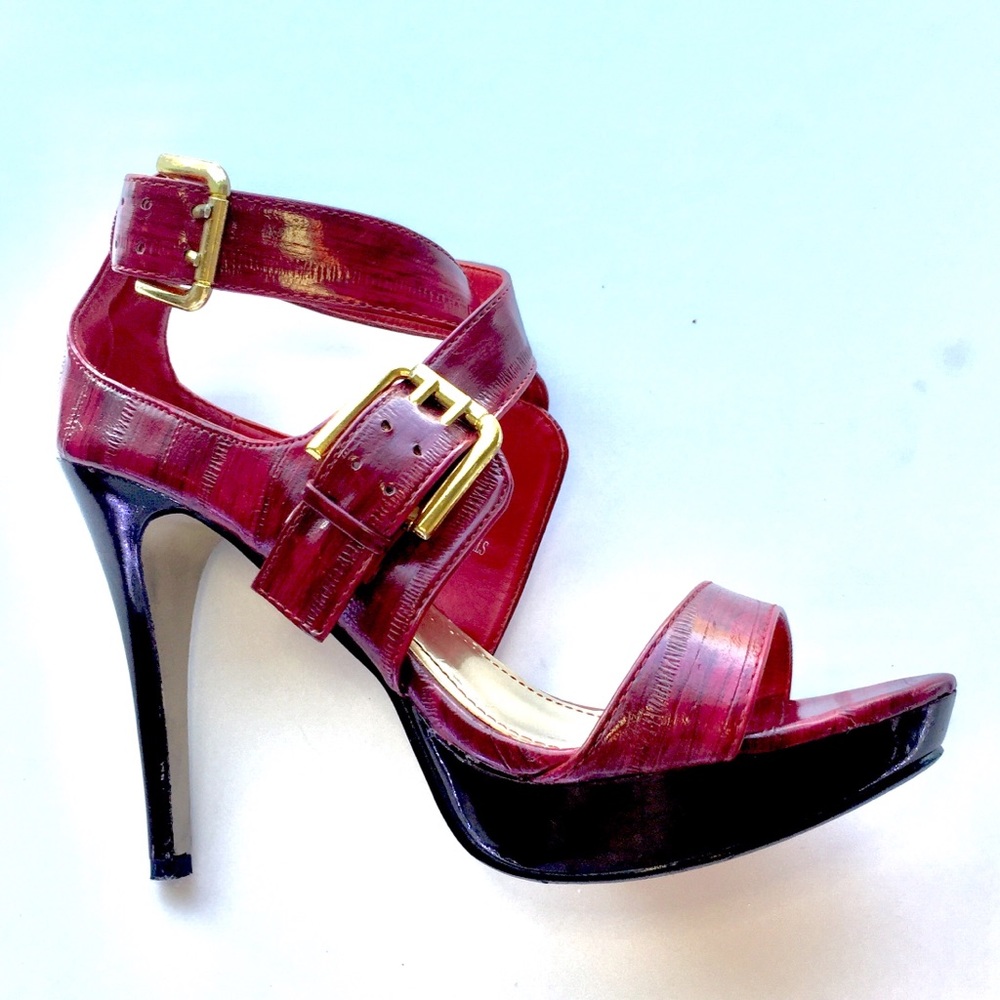 7.5 Anne Michelle Red Multi-Toned Heels